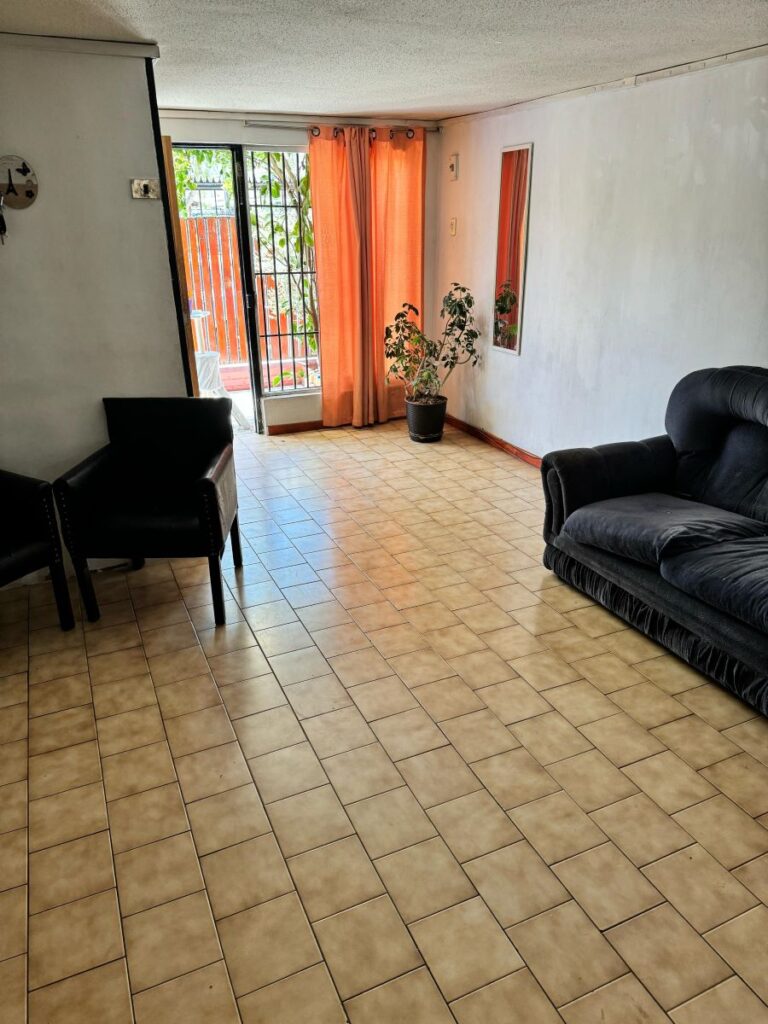 Húsares 1185, Villa Larraguibel, Alonso Ercilla – Av. Américo Vespucio – La Florida.