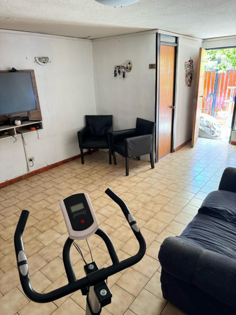 Húsares 1185, Villa Larraguibel, Alonso Ercilla – Av. Américo Vespucio – La Florida.