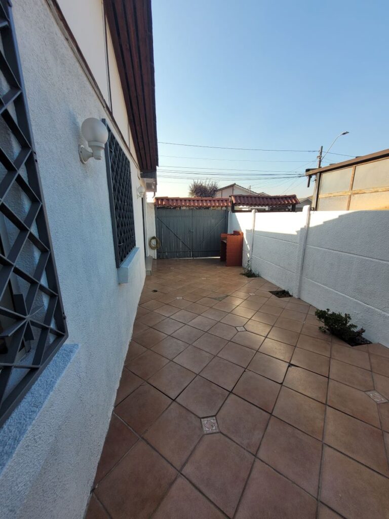 Vendo hermosa casa Cerro Retumbadero 10182, La Florida.