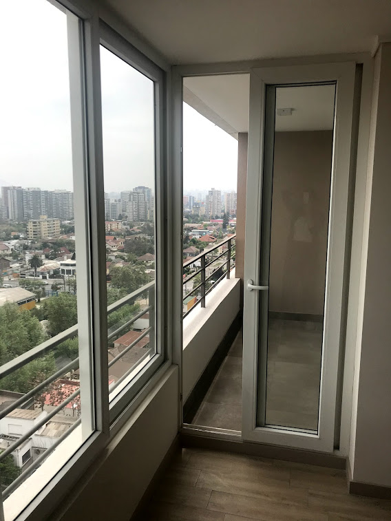 Arriendo hermoso y cómodo departamento, Primera Avenida, San Miguel.