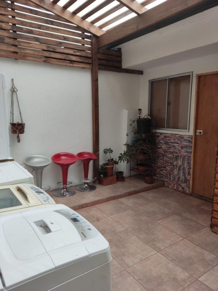 Vendo casa Comercial, Santa Isabel 562, Providencia.