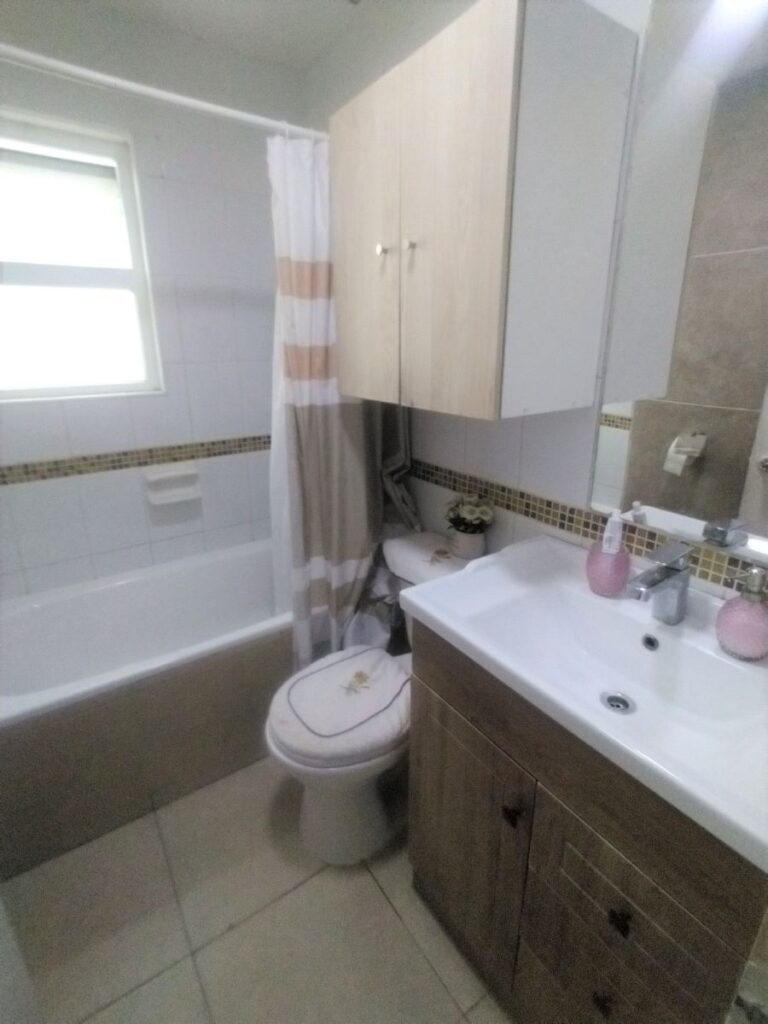 Vendo Hermosa casa Condominio Cumbres de Nos, San Bernardo.