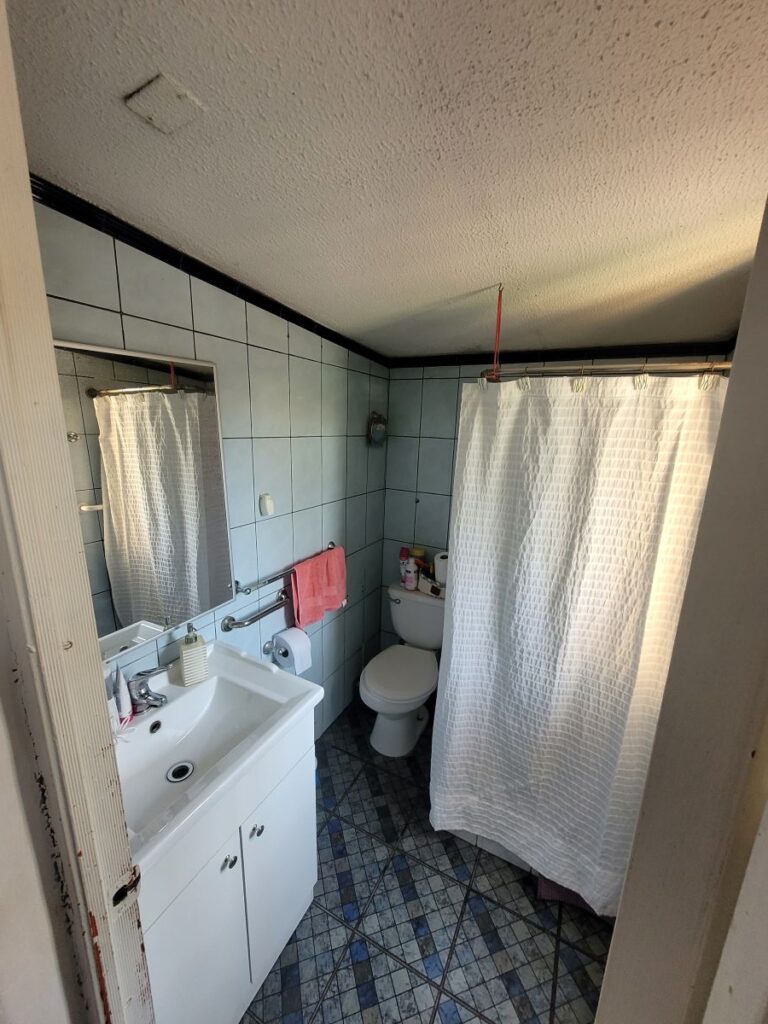 Vendo agradable casa, Pje. Río Cisnes, Villa El Alba.