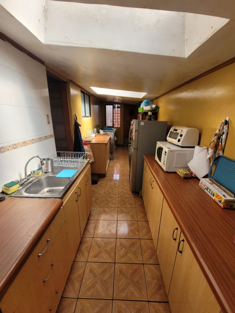 Vendo agradable casa, Pje. Río Cisnes, Villa El Alba.