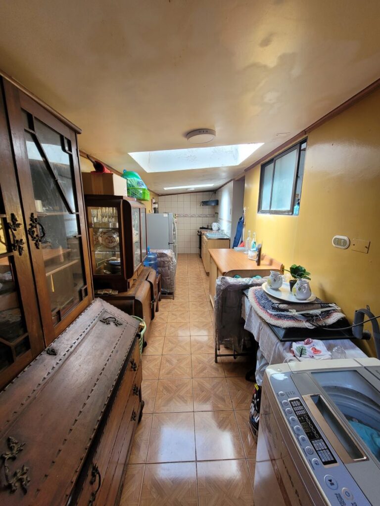 Vendo agradable casa, Pje. Río Cisnes, Villa El Alba.