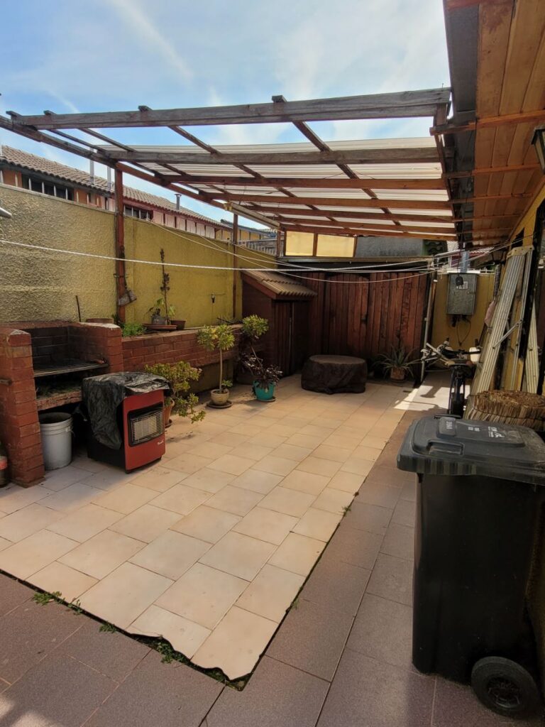 Vendo agradable casa, Pje. Río Cisnes, Villa El Alba.