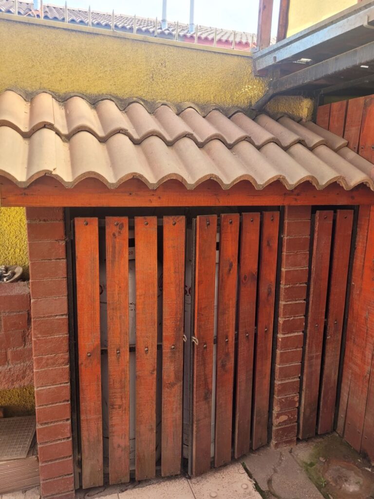 Vendo agradable casa, Pje. Río Cisnes, Villa El Alba.