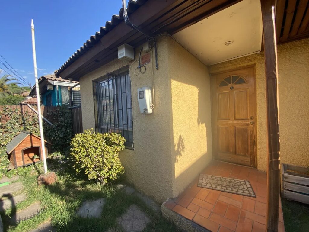 Vendo Casa Plazuela Los Toros, costado Mall Plaza Tobalaba.