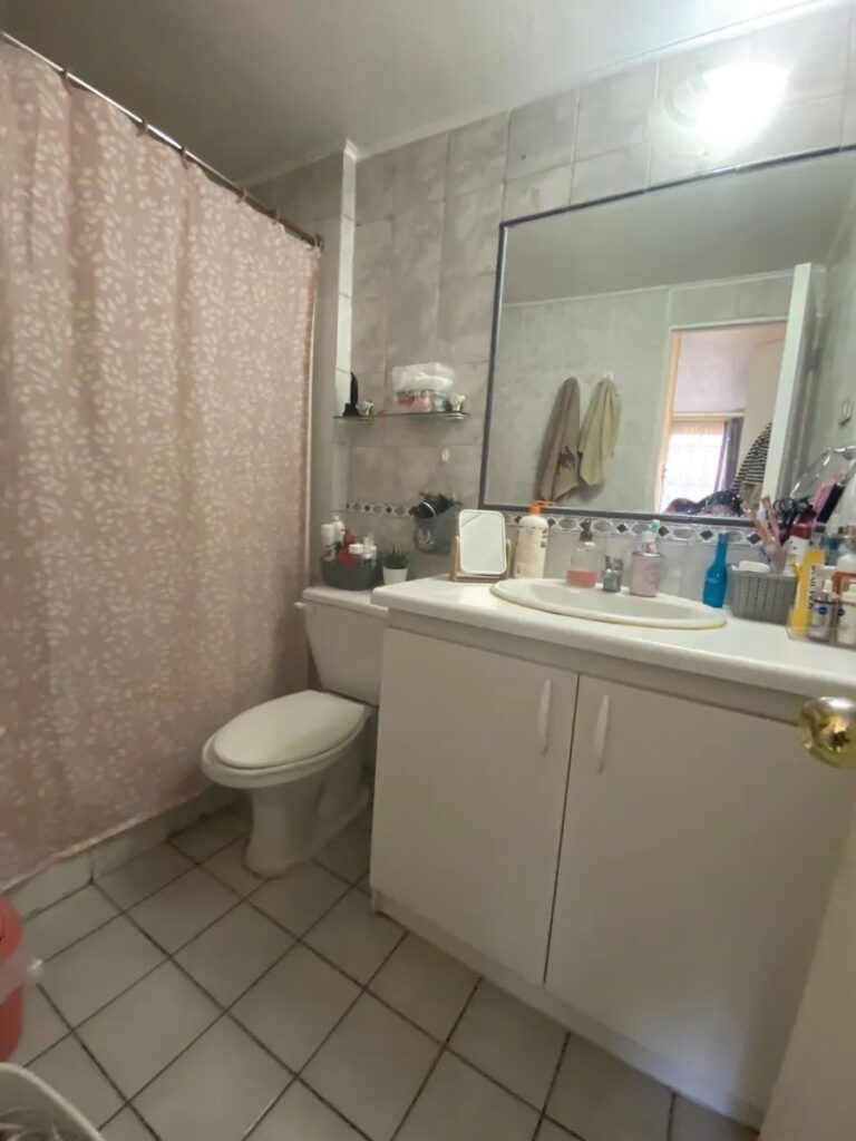 Vendo Casa Plazuela Los Toros, costado Mall Plaza Tobalaba.