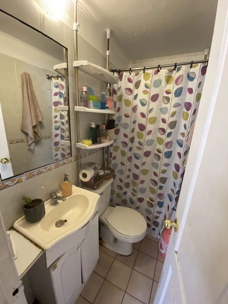 Vendo Casa Plazuela Los Toros, costado Mall Plaza Tobalaba.