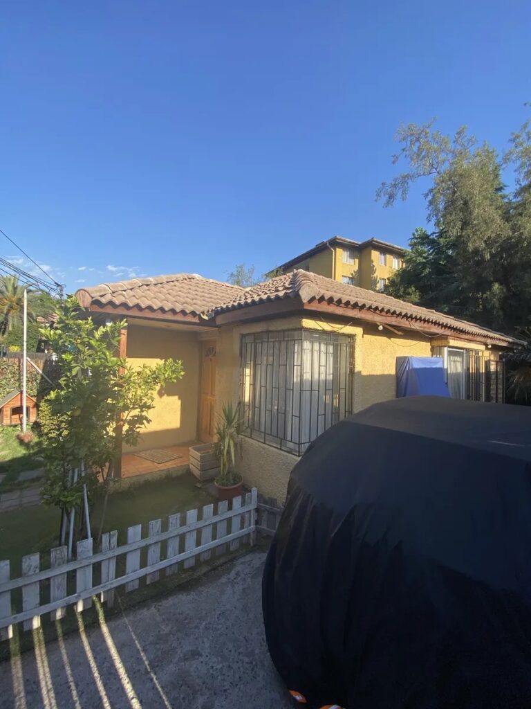 Vendo Casa Plazuela Los Toros, costado Mall Plaza Tobalaba.