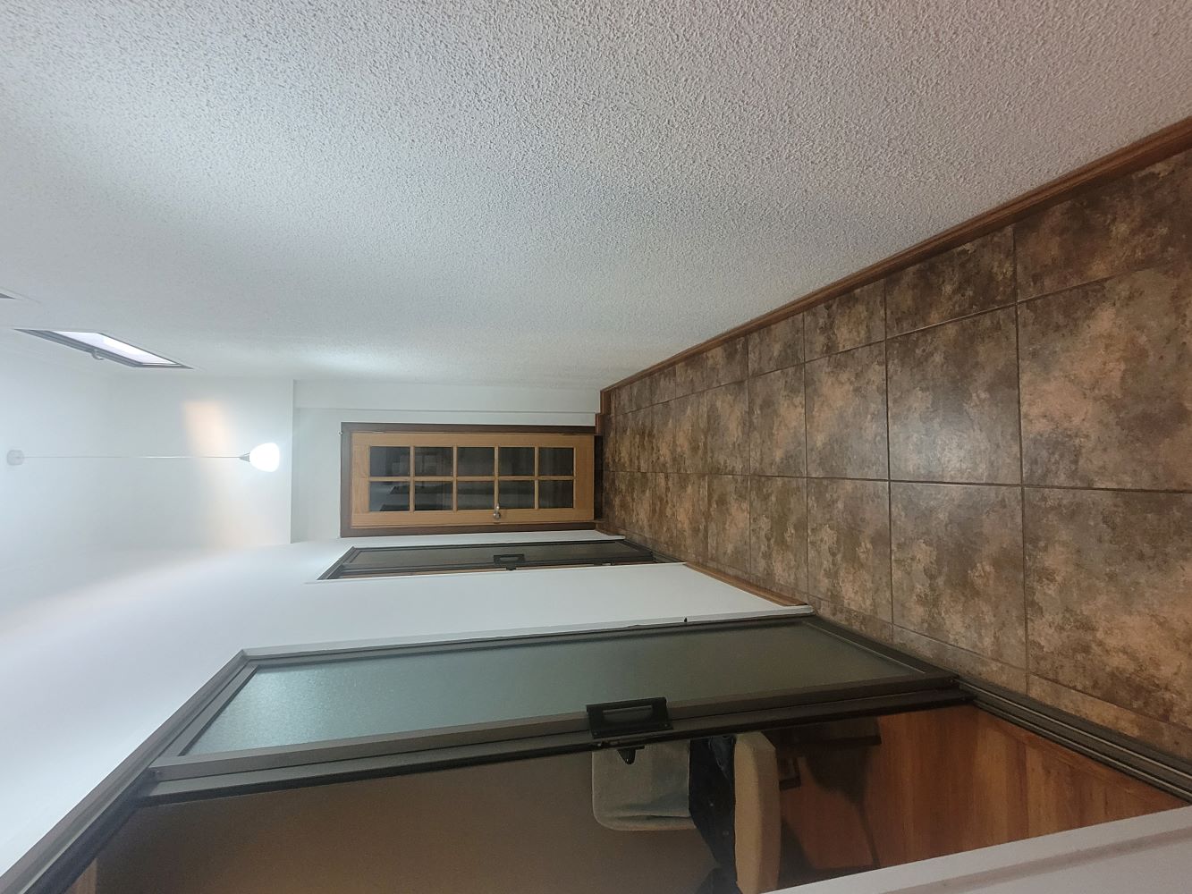 Vendo Hermosa casa con taller mecánico funcionando.