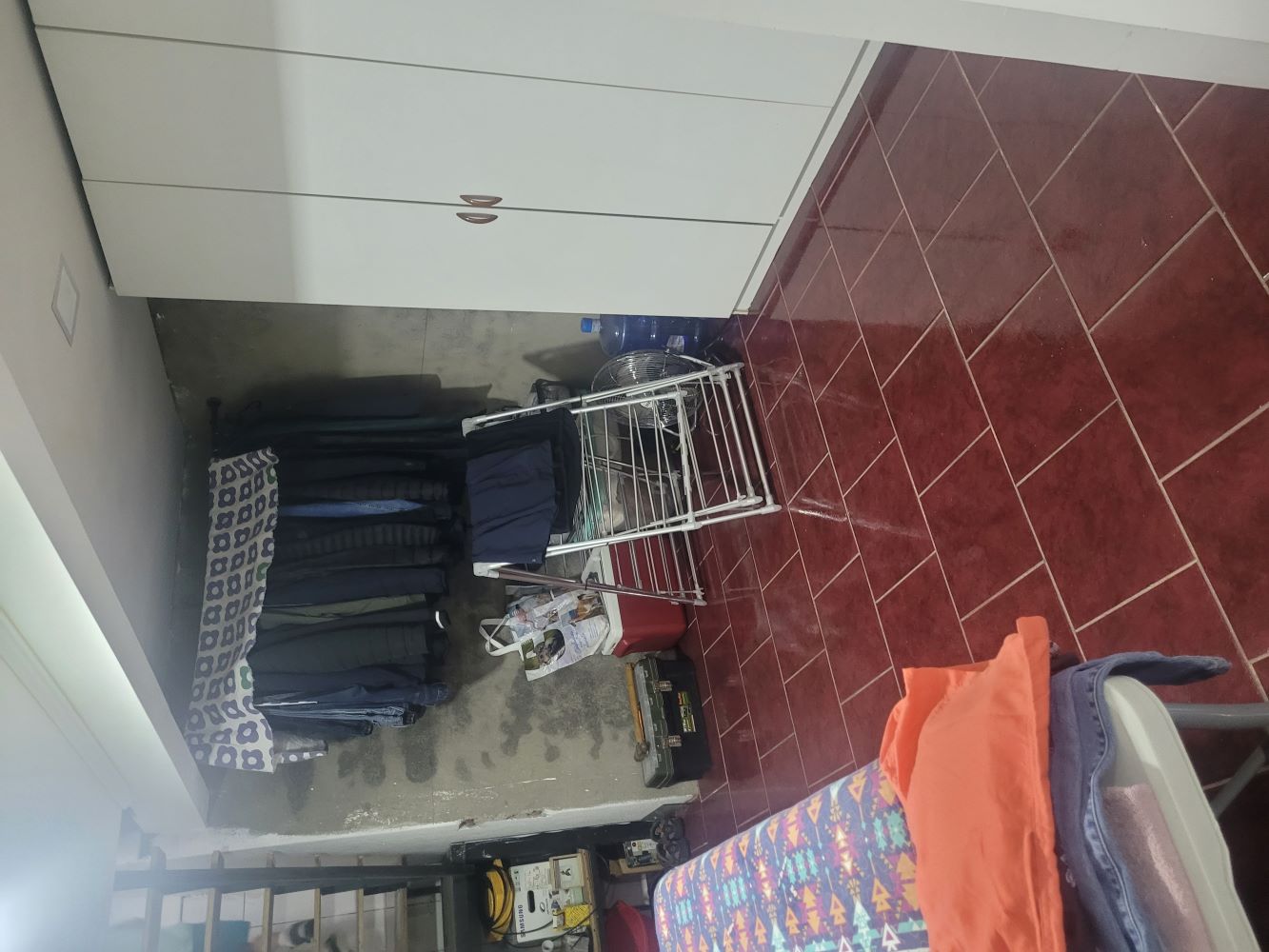 Vendo Hermosa casa con taller mecánico funcionando.