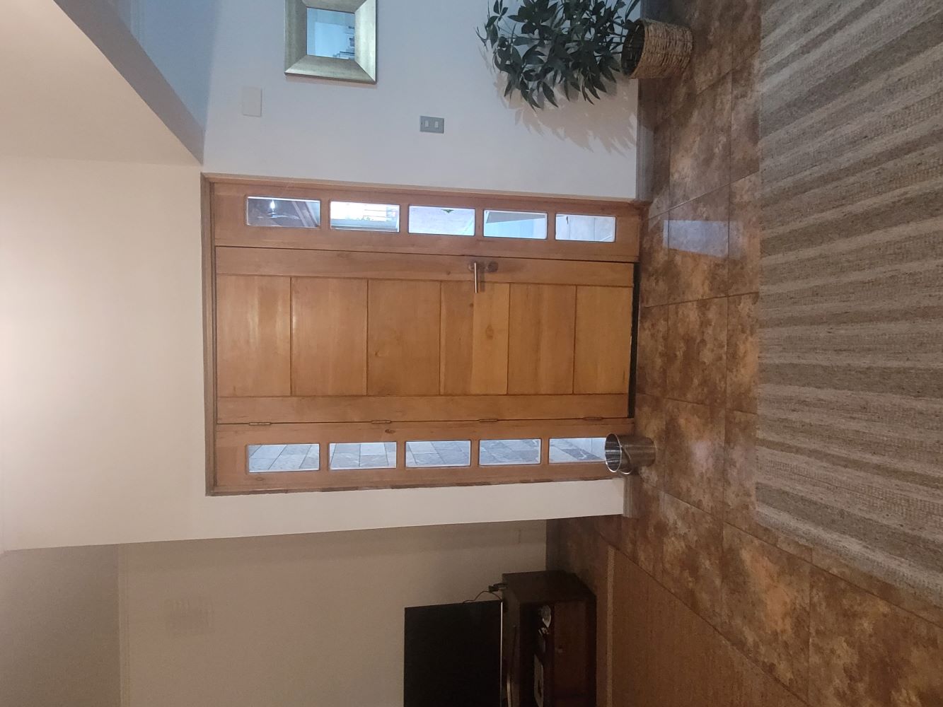 Vendo Hermosa casa con taller mecánico funcionando.