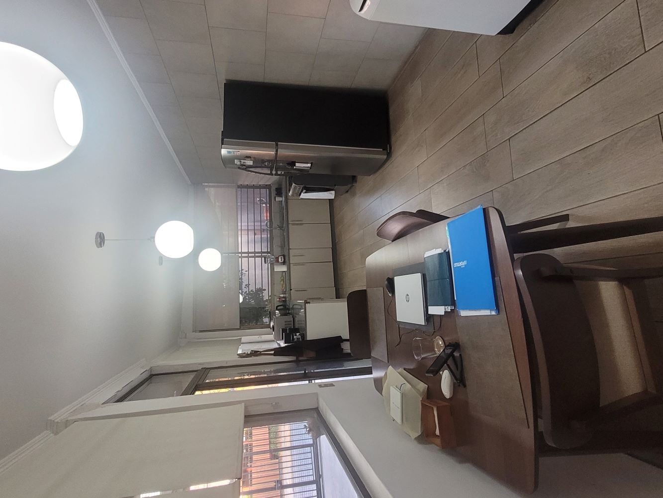 Vendo Hermosa casa con taller mecánico funcionando.