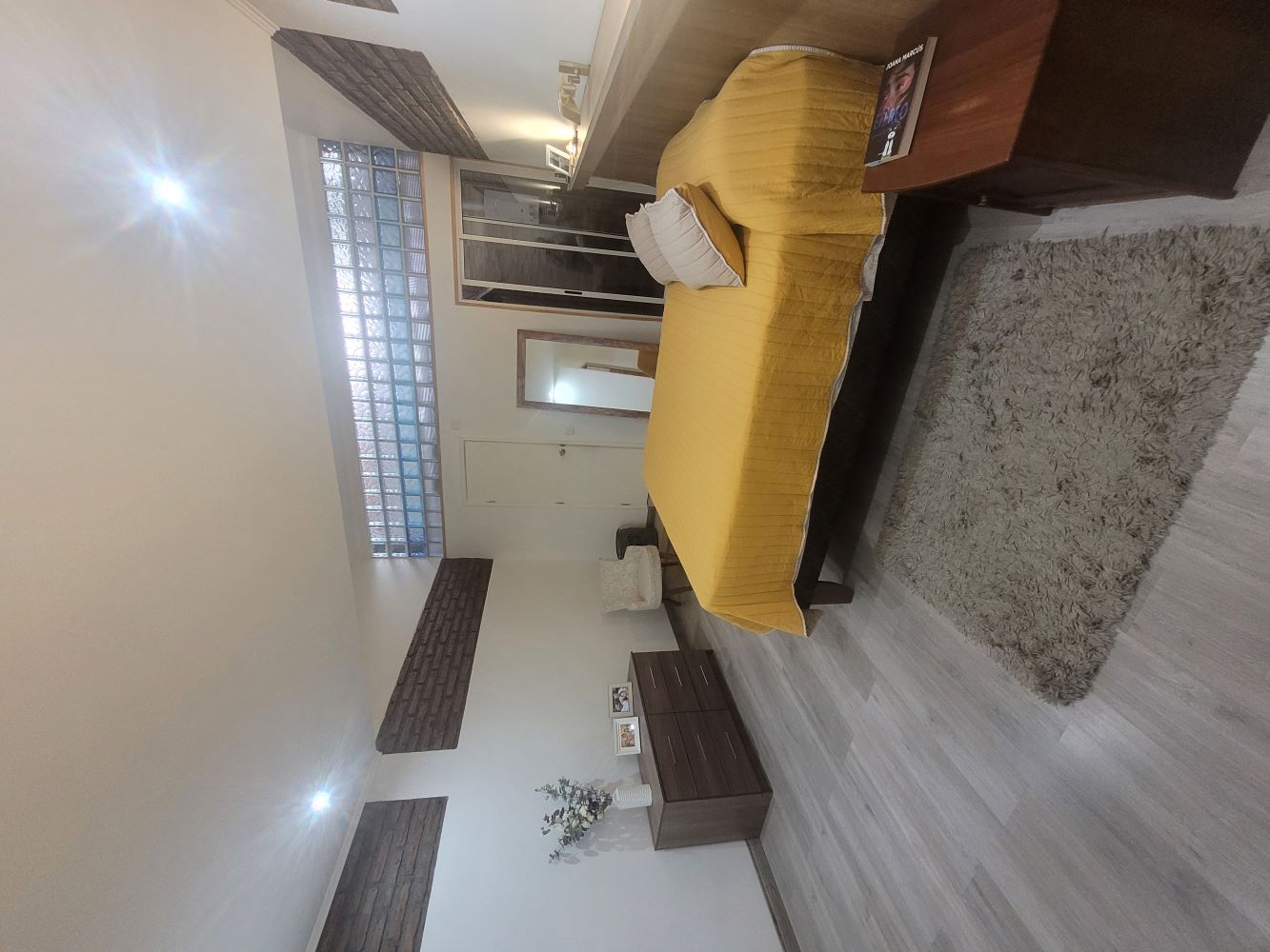 Vendo Hermosa casa con taller mecánico funcionando.