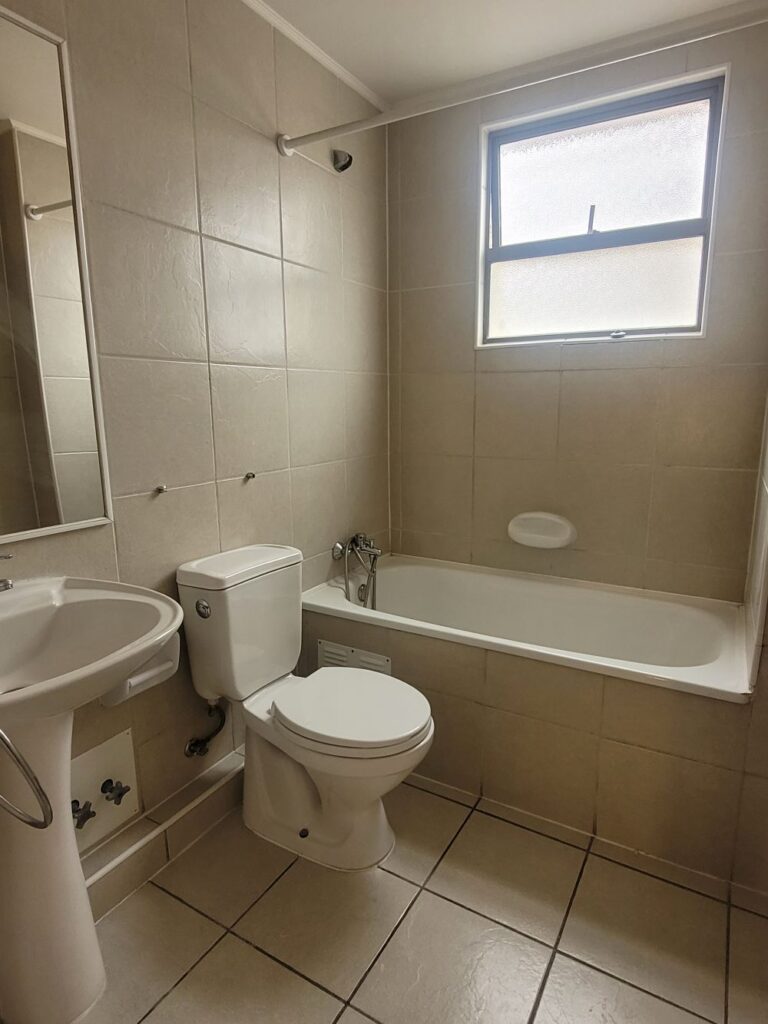 Arriendo Hermosa casa Santa Ema, Rojas Magallanes Oriente.