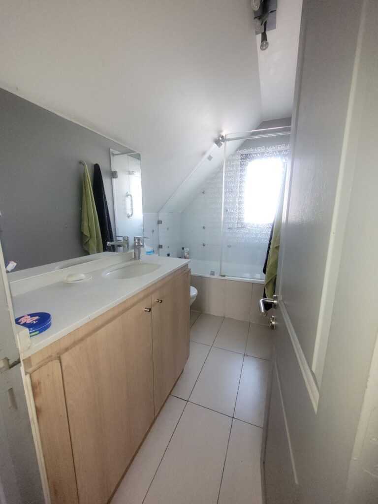 Camino La Cumbre, Alto Macul, condominio Vista Cordillera II, La Florida.