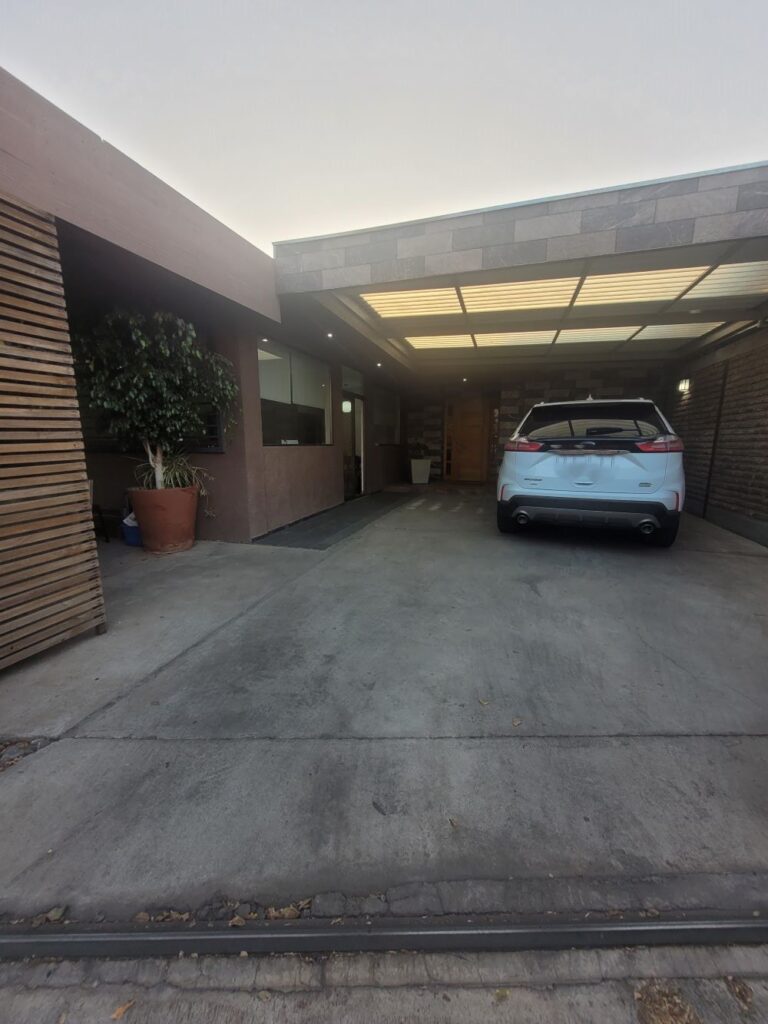Vendo Casa + Taller, Perú – Serrano, Comuna de La Florida.