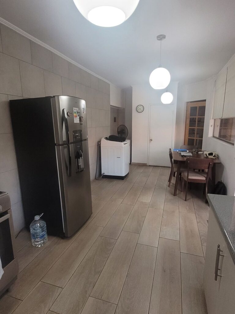 Vendo Casa + Taller, Perú – Serrano, Comuna de La Florida.