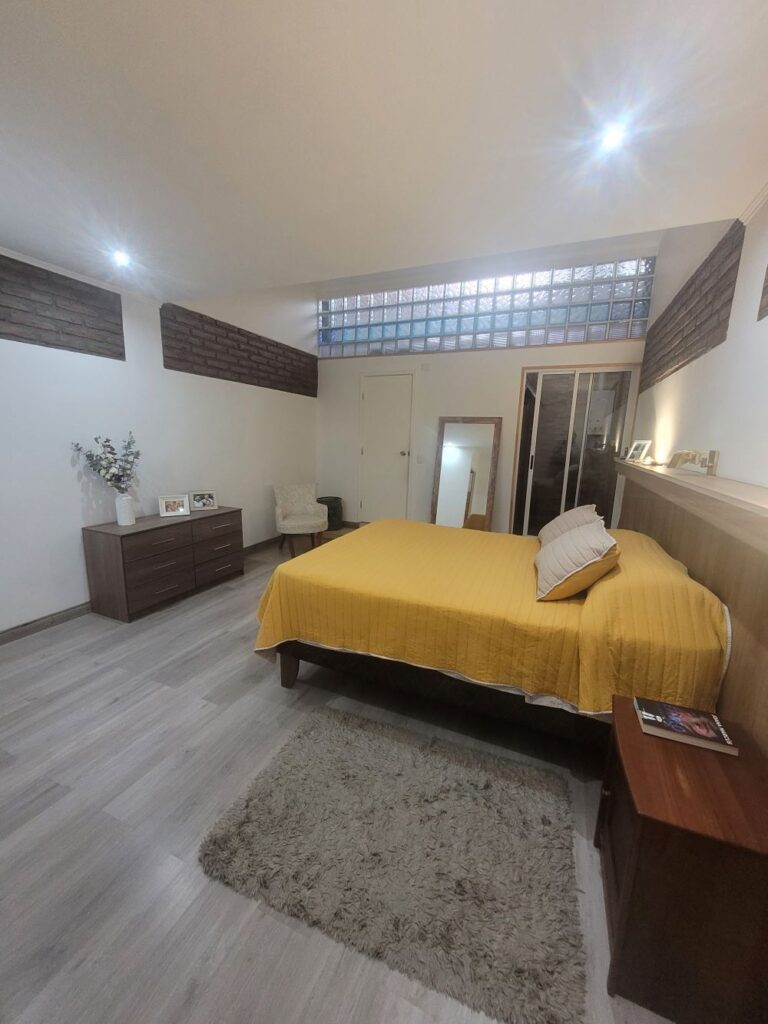Vendo Casa + Taller, Perú – Serrano, Comuna de La Florida.